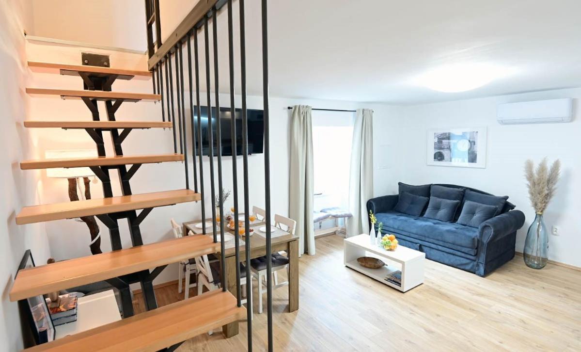 Dobrinj Apartment D & Studio L מראה חיצוני תמונה