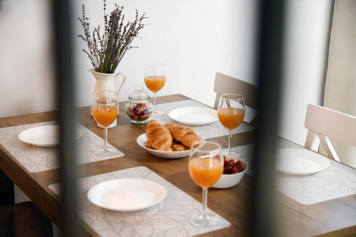 Dobrinj Apartment D & Studio L מראה חיצוני תמונה