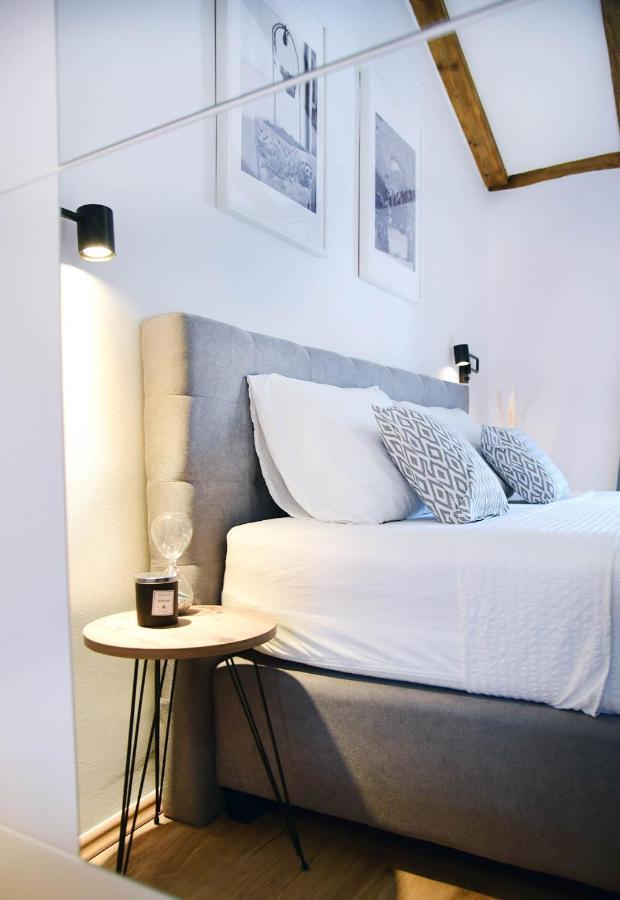 Dobrinj Apartment D & Studio L מראה חיצוני תמונה