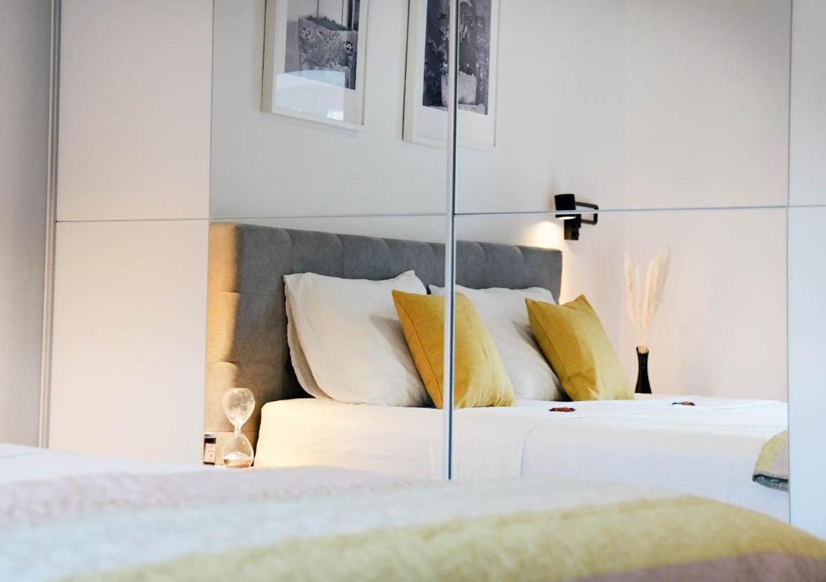 Dobrinj Apartment D & Studio L מראה חיצוני תמונה
