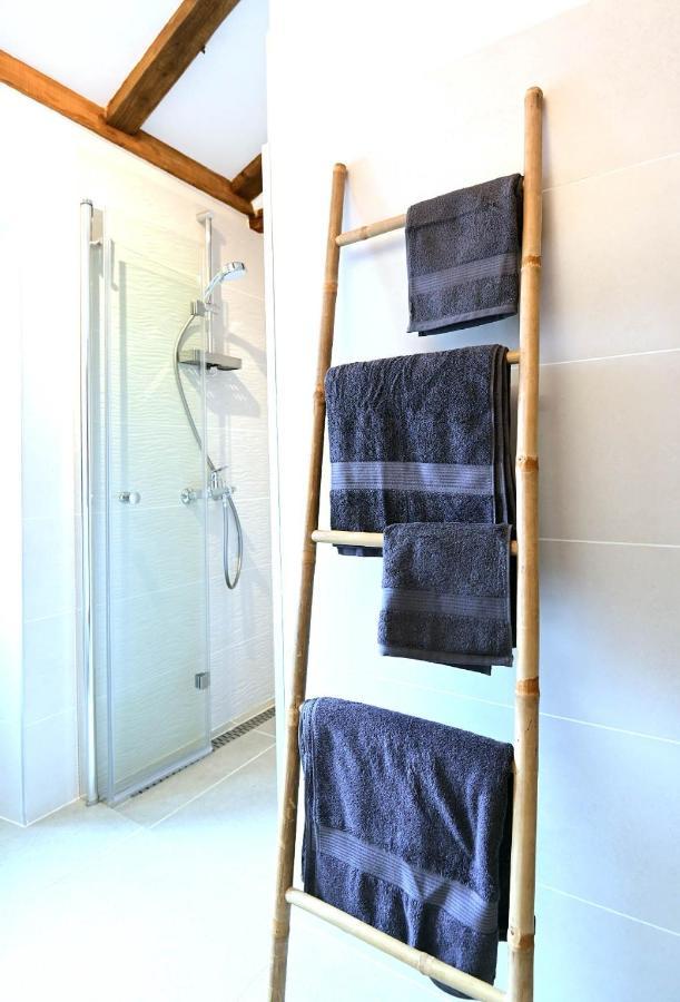 Dobrinj Apartment D & Studio L מראה חיצוני תמונה