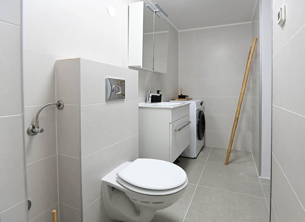 Dobrinj Apartment D & Studio L מראה חיצוני תמונה