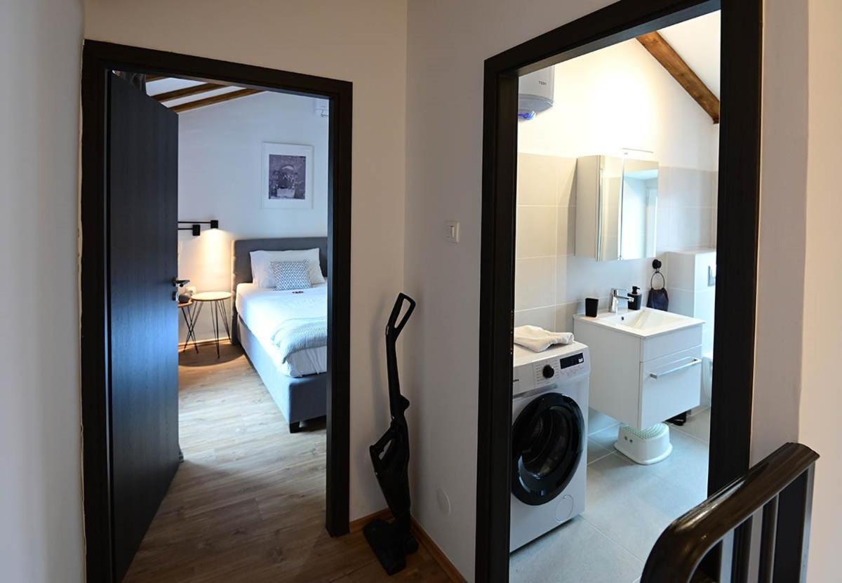 Dobrinj Apartment D & Studio L מראה חיצוני תמונה